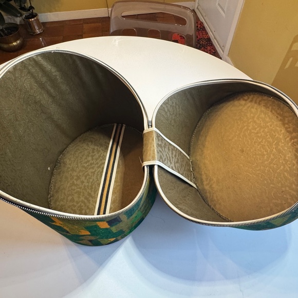 Vintage 60s Blondy wig/hat case, groovy green yellow abstract, drum shaped - Picture 6 of 13